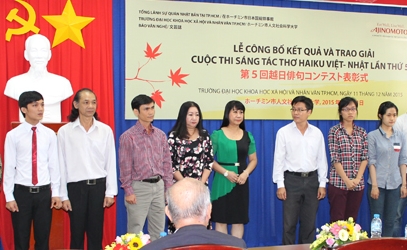 Вручены призы победителям конкурса на сочинение детских стихов-хайку – 2016 во Вьетнаме